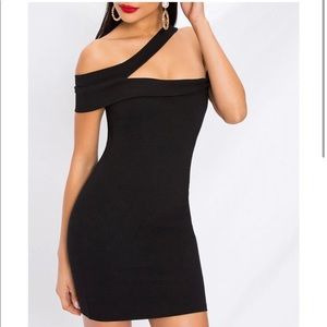 Superdown Linda Asymmetric Bodycon Dress Black Cut Out Off The Shoulder K44